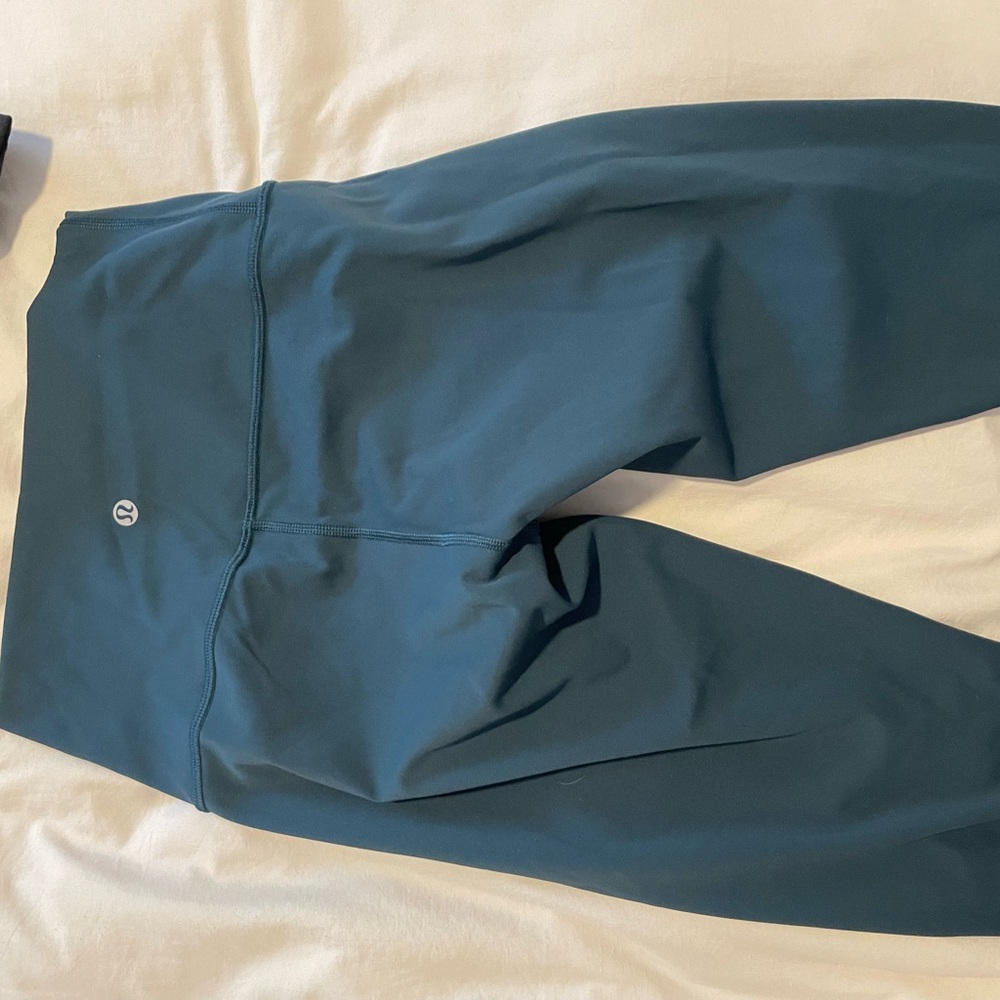 Lulu lemon - below the knee length, teal leggings